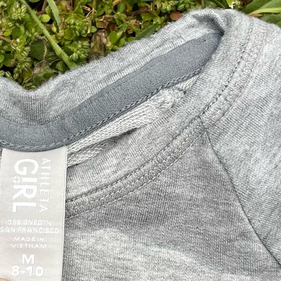 Athleta girl long sleeve size 8-10 Preowned camo gray Preowned casual activewear - Picture 3 of 5